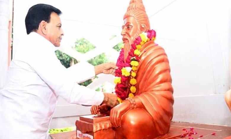 उप मुख्यमंत्री श्देवड़ा ने किया महर्षि वाल्मीकि एवं महर्षि वेदव्यास की प्रतिमा का अनावरण 1 KSHITITECH dev KSHITITECH