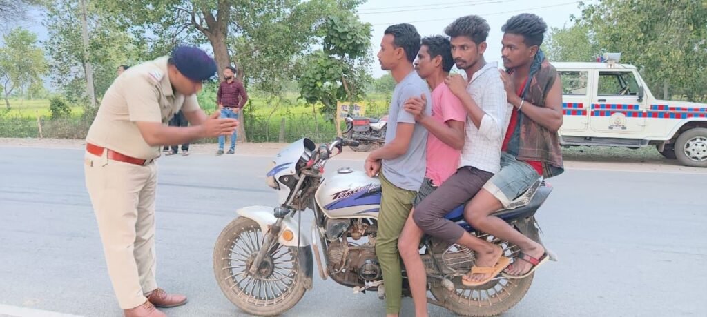 जांजगीर-चांपा पुलिस में बड़ा फेरबदल: मणिकांत पांडे नगर कोतवाल, विनोद जाटवर नैला चौकी प्रभारी 7 KSHITITECH img 20250719 wa00366869757013994865737 KSHITITECH