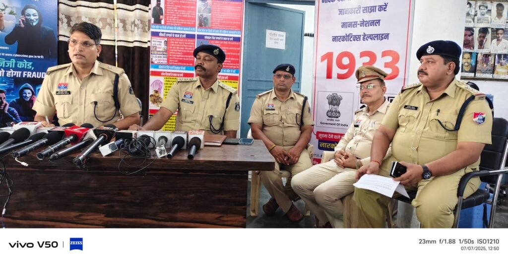 बाइक चोर गिरोह का पर्दाफाश: चांपा पुलिस ने 10 चोरी की बाइकें बरामद कीं, 2 गिरफ्तार; RPF प्रभारी पुरुषोत्तम तिवारी का रहा अहम योगदान 4 KSHITITECH img 20250707 1250177902909507117822295 KSHITITECH