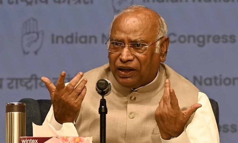 मोदी के विदेशी दौरों पर बरसे खरगे, कहा- मणिपुर की चिंता नहीं 1 KSHITITECH kharge1 1 KSHITITECH