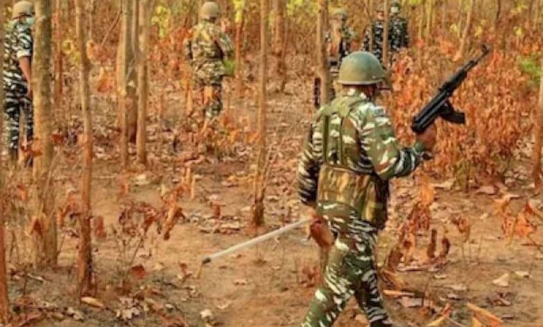 नक्सल मोर्चे पर बड़ी सफलता, दंतेवाड़ा-बीजापुर सीमा पर दो नक्सली ढेर 1 KSHITITECH naksali1 KSHITITECH