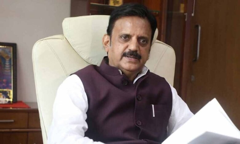भाषाई बंधन से प्रतिभा नहीं होगी बाधित, चिकित्सा शिक्षा में हिंदी छात्रों को विशेष प्रोत्साहन : उप मुख्यमंत्री शुक्ल 1 KSHITITECH sukl3 KSHITITECH