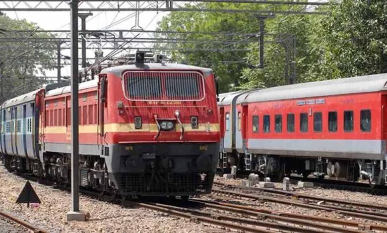 ट्रेन संख्या 09075/09076 मुंबई सेंट्रल – काठगोदाम स्पेशल: ट्रेन संख्या 09075 मुंबई सेंट्रल-काठगोदाम स्पेशल को 24 सितंबर तक विस्तारित किया गया 1 KSHITITECH train A 49 5 KSHITITECH