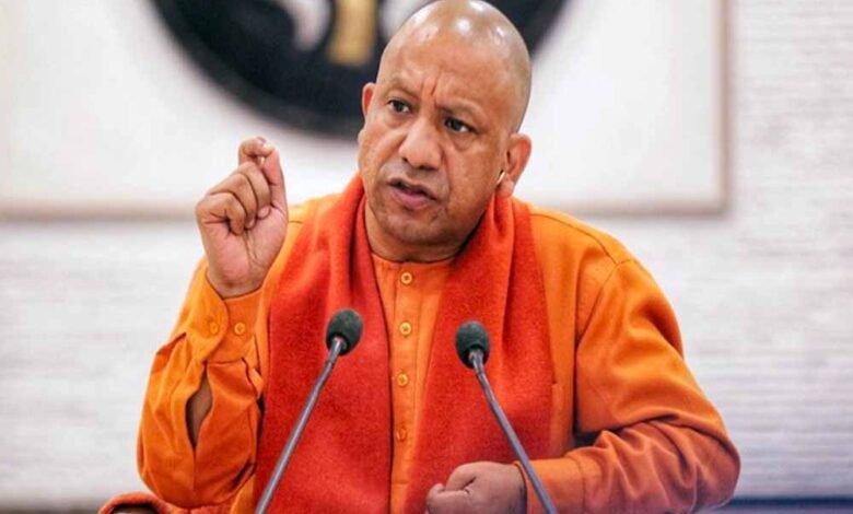 चुनौतियों के बीच तकनीक बनी सहारा, आम उत्पादकों की सराहना करते नजर आए CM योगी 1 KSHITITECH yogi2 3 KSHITITECH